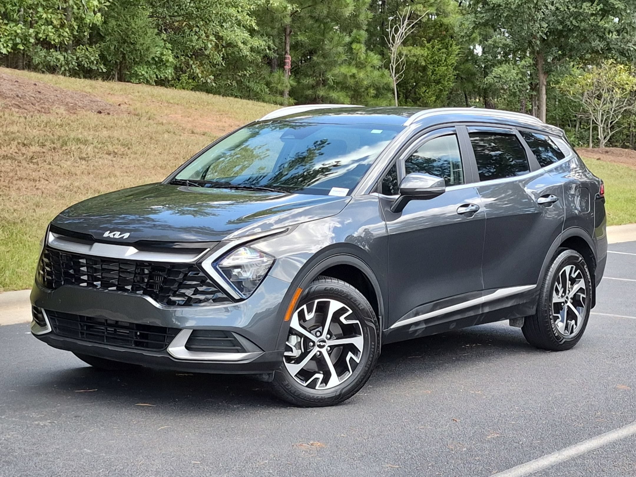 Used 2023 Kia Sportage EX AWD/4WD image 1