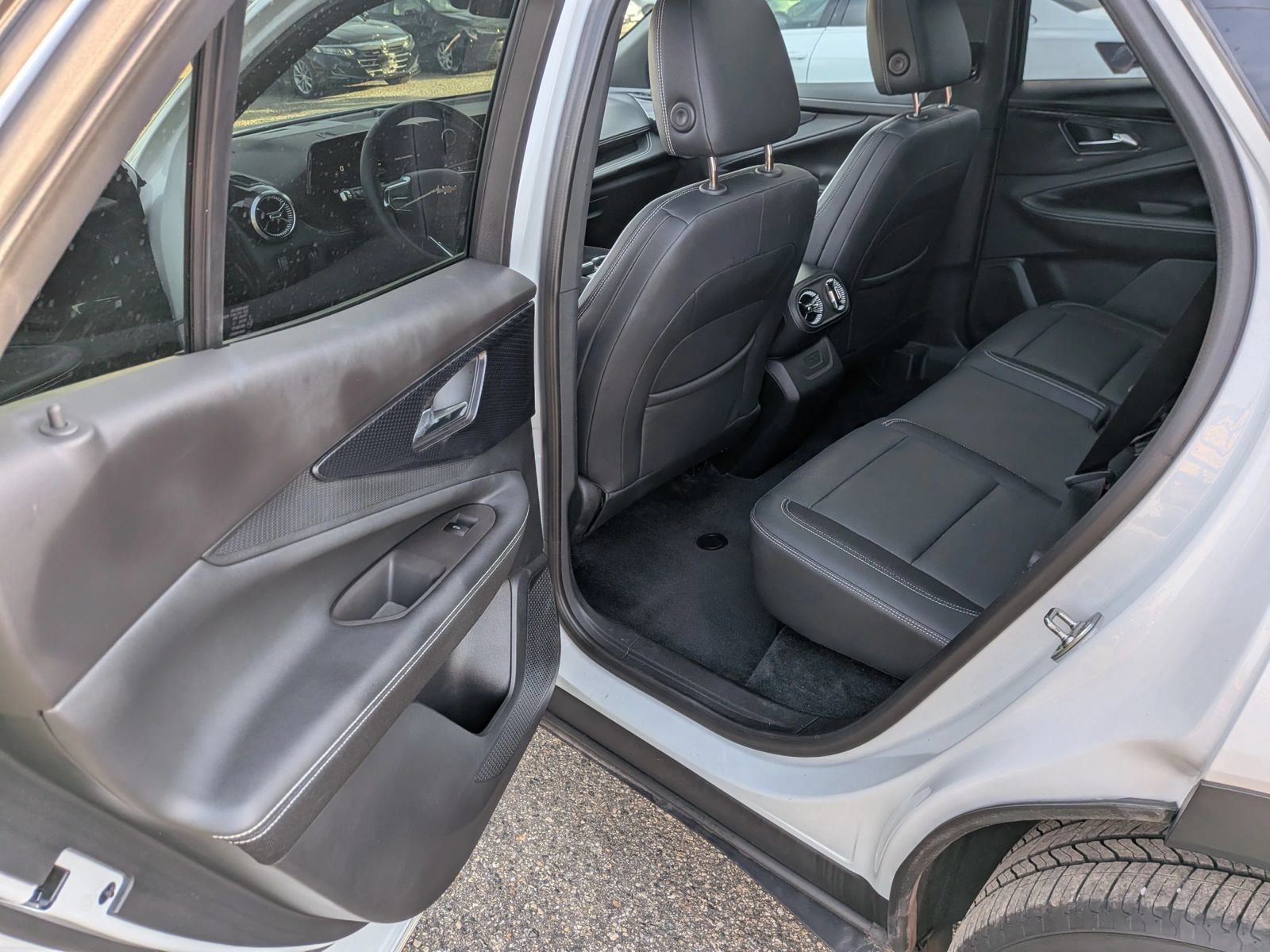 Used 2024 Chevrolet Blazer EV LT AWD/4WD image 28