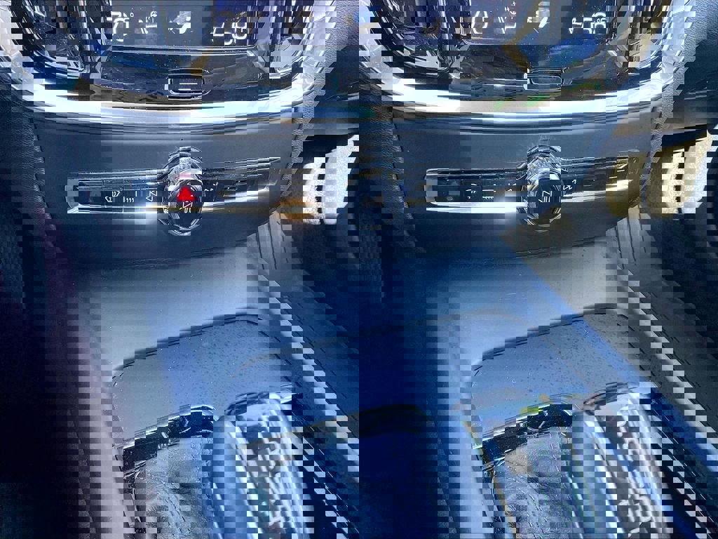 Used 2020 Volvo V60 T5 Cross Country w/ Protection Package image 25