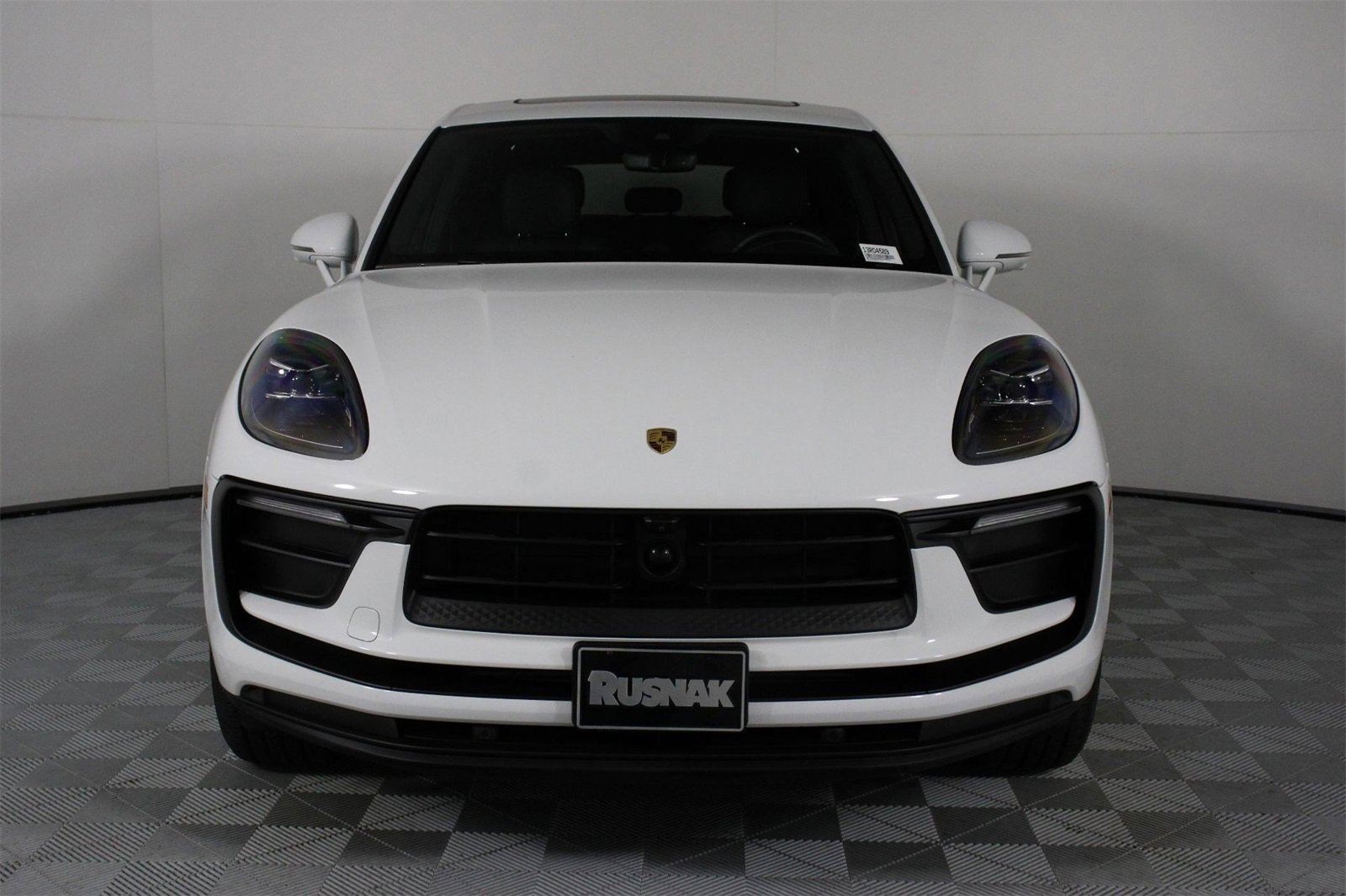 Used 2025 Porsche Macan image 10