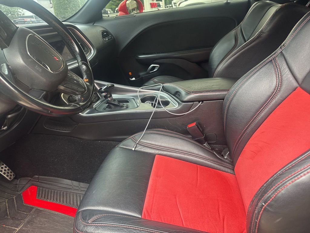 Used 2020 Dodge Challenger R/T w/ Blacktop Package RWD image 9