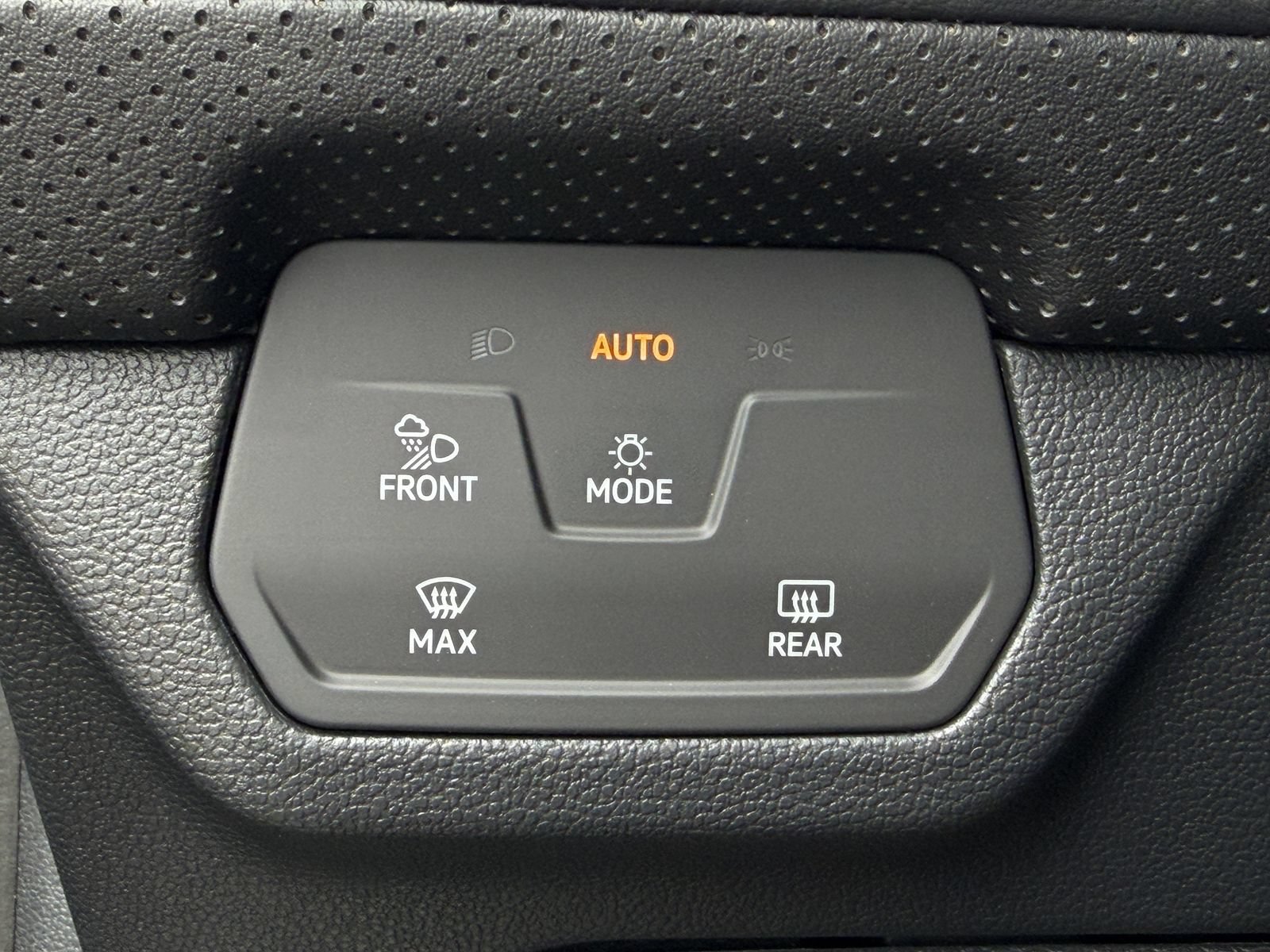 Used 2024 Volkswagen Atlas Cross Sport SEL Premium R-Line AWD/4WD image 24