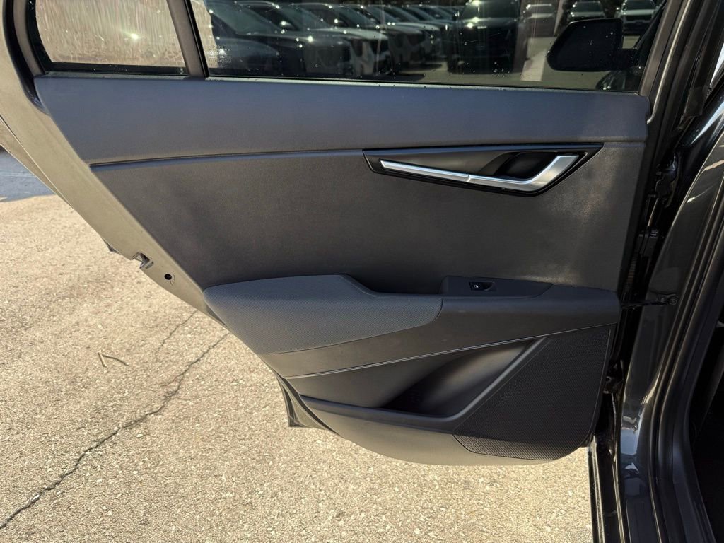 Used 2023 Kia Niro EX image 8