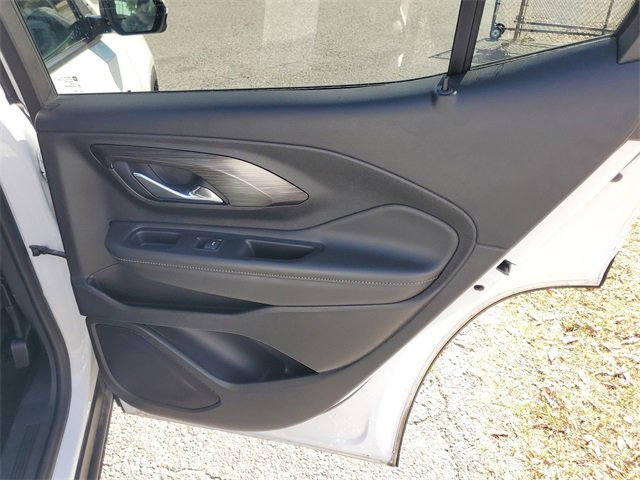 Used 2024 GMC Terrain SLT image 33