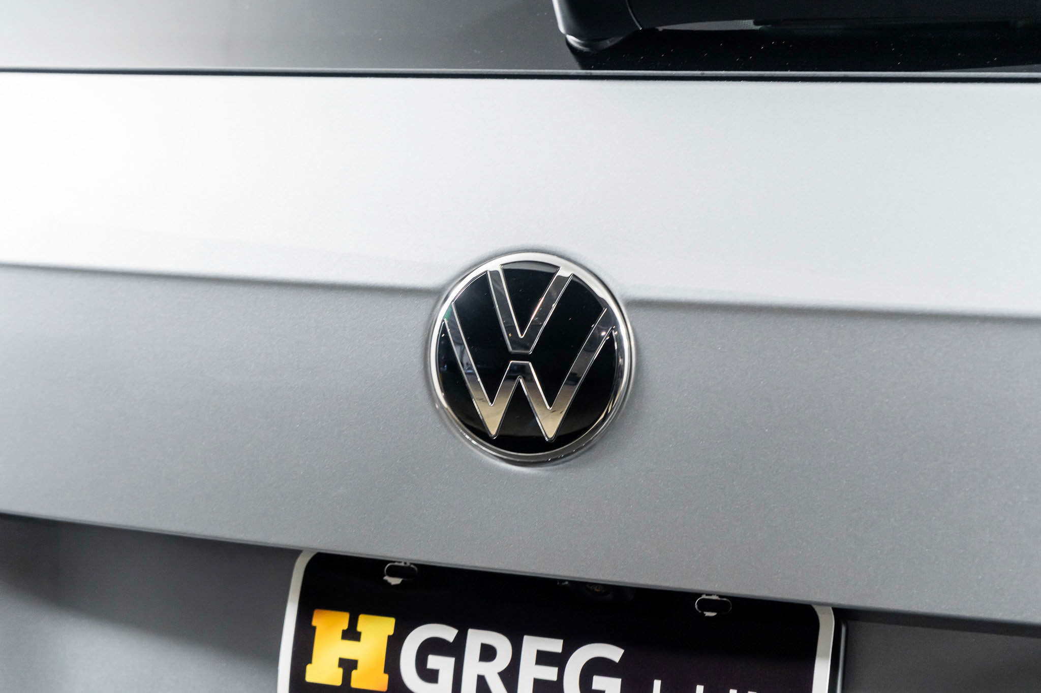 Used 2022 Volkswagen Tiguan SE R-Line image 27