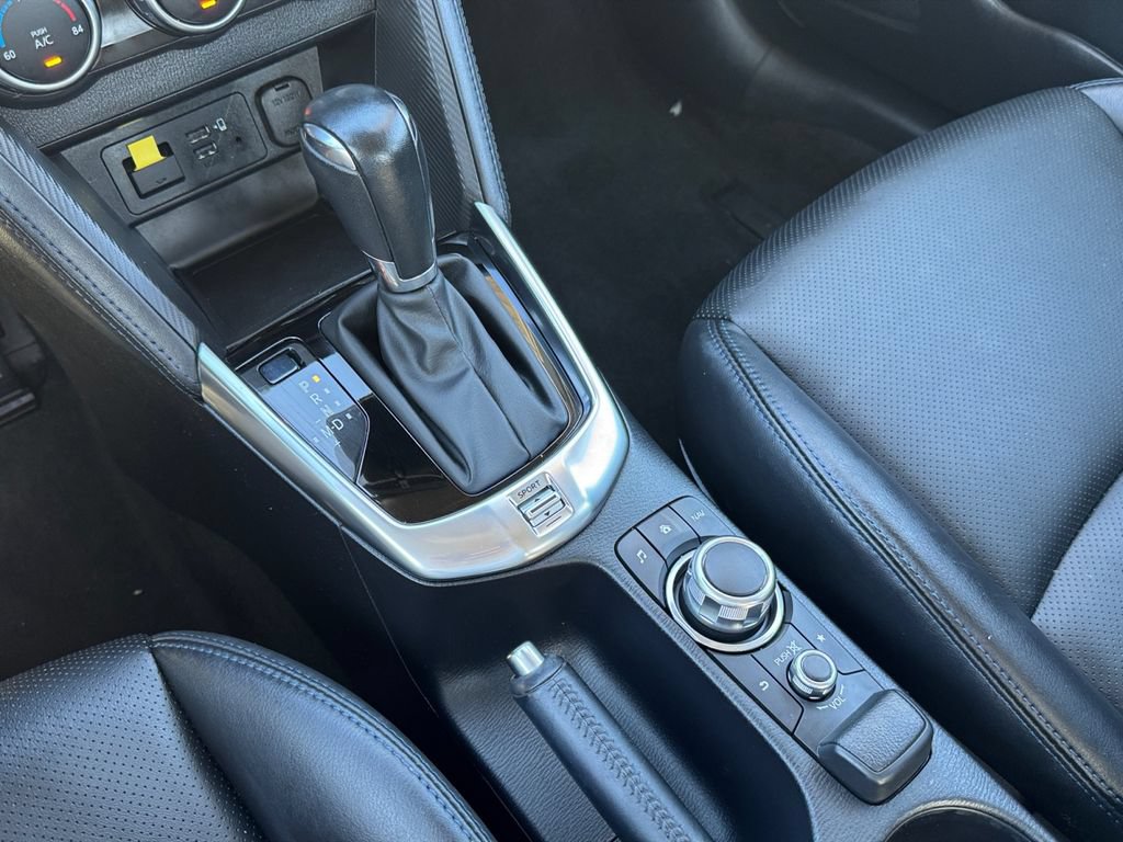 Used 2020 Toyota Yaris XLE FWD image 17