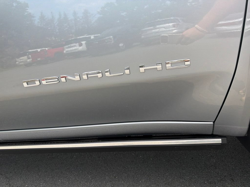 New 2026 GMC Sierra 2500 Denali Ultimate AWD/4WD image 9