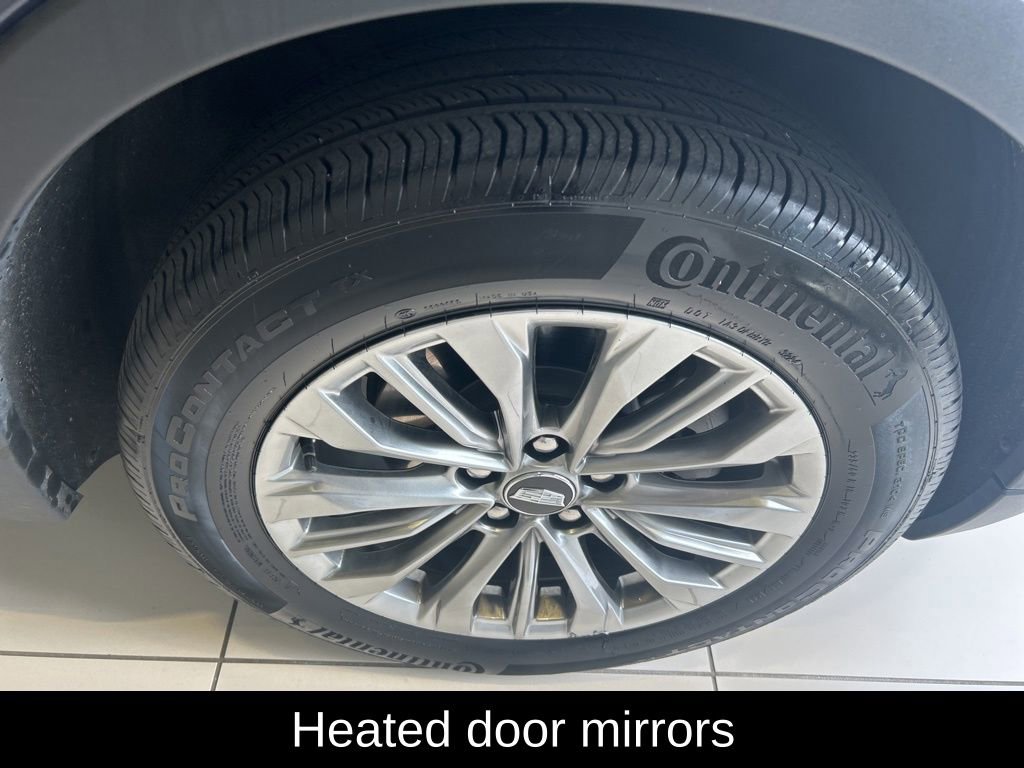 Used 2025 Cadillac XT4 Premium Luxury image 21