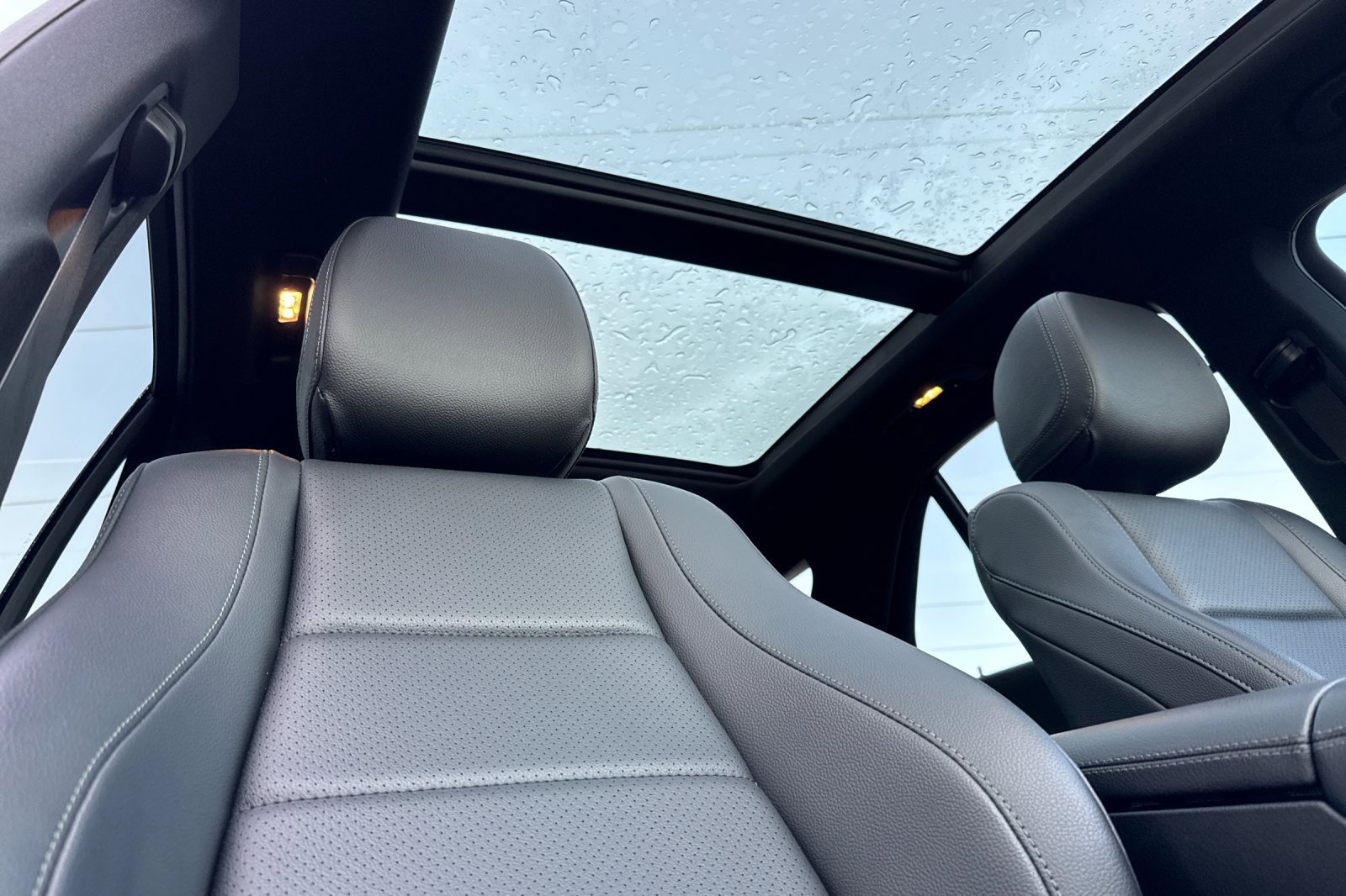 Certified 2022 Mercedes-Benz GLE 350 4MATIC w/ Premium Package image 17