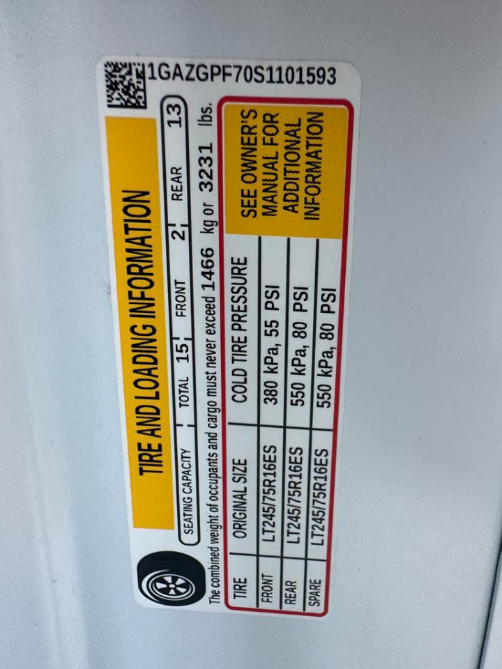 Used 2025 Chevrolet Express 3500 LT w/ LT Preferred Equipment Group image 17