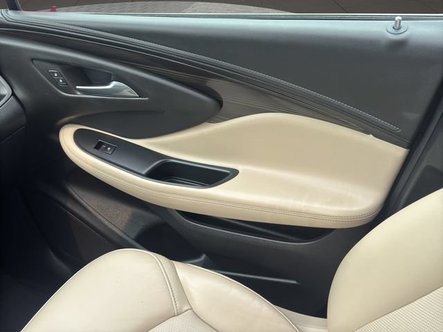 Certified 2020 Buick Envision Essence FWD image 25