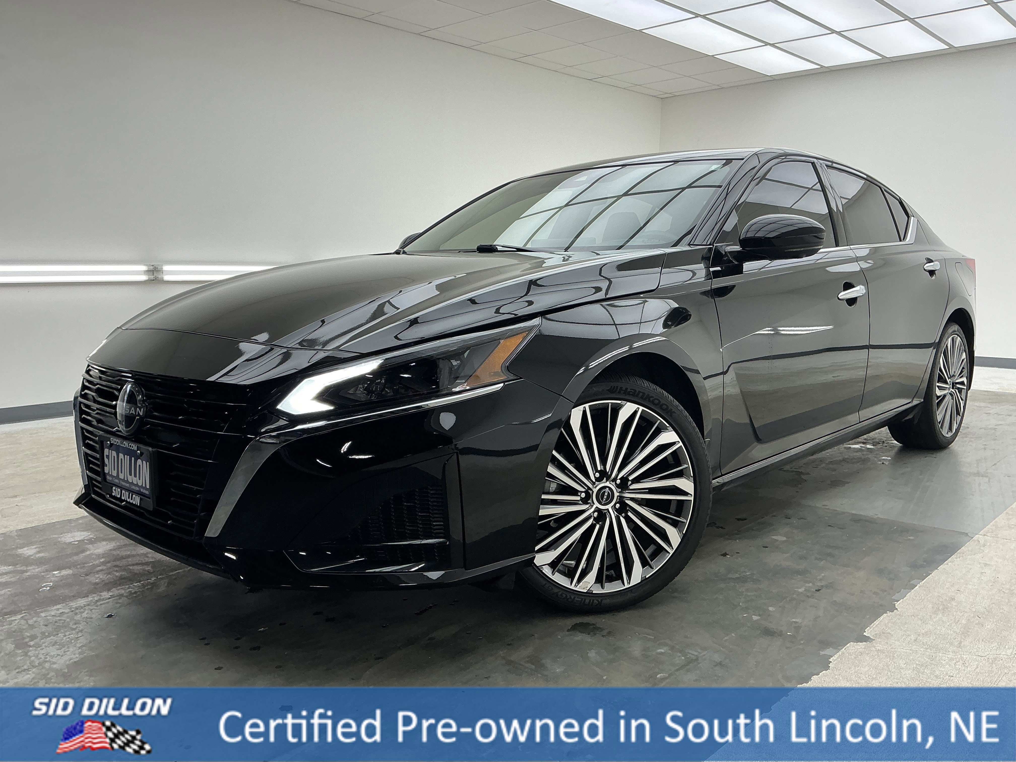 Used 2024 Nissan Altima 2.5 SL image 1