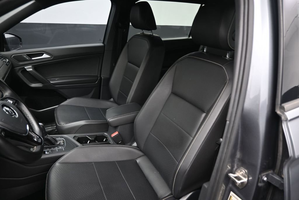 Used 2021 Volkswagen Tiguan SE FWD image 19