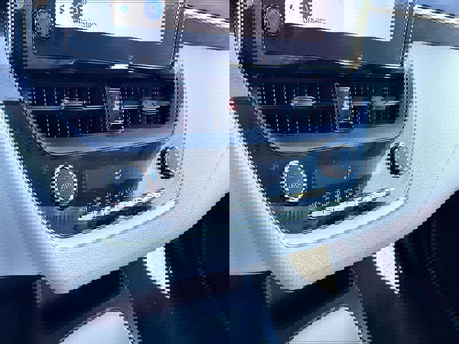 Used 2023 Toyota Corolla LE image 26