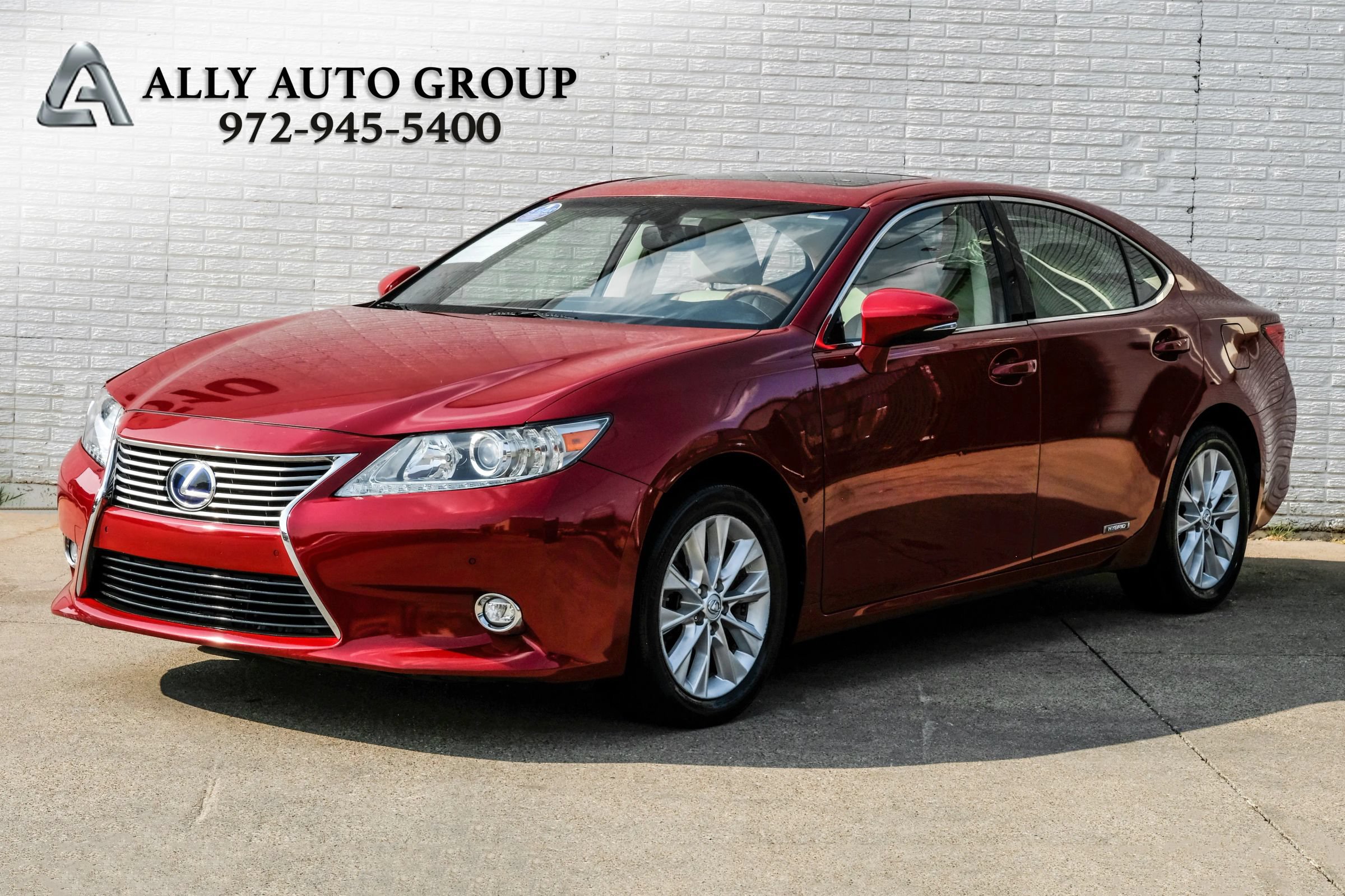 Used 2014 Lexus ES 300h w/ Luxury Package w/Bamboo Trim