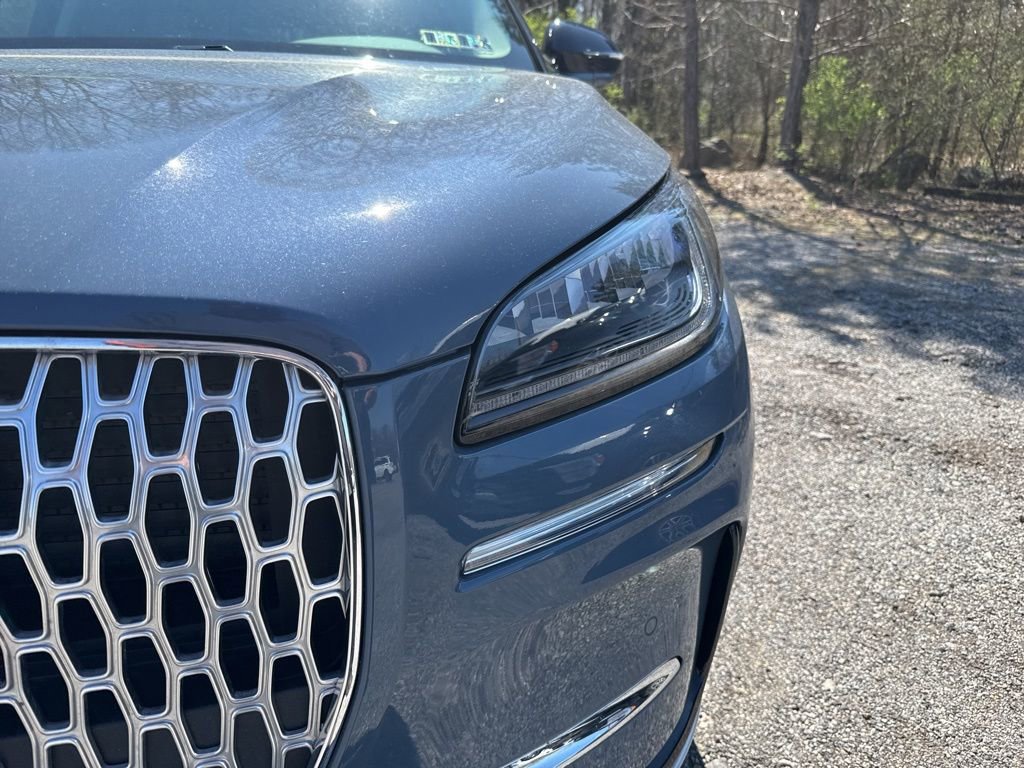 Used 2023 Lincoln Corsair AWD w/ Equipment Group 101A image 3