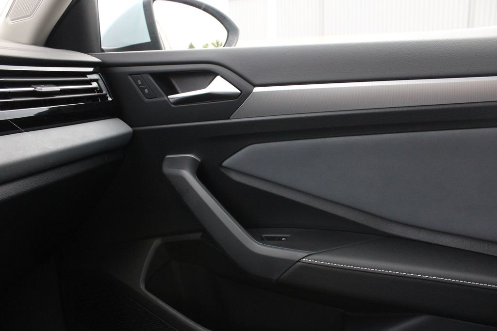 New 2027 Volkswagen Jetta SE FWD image 21