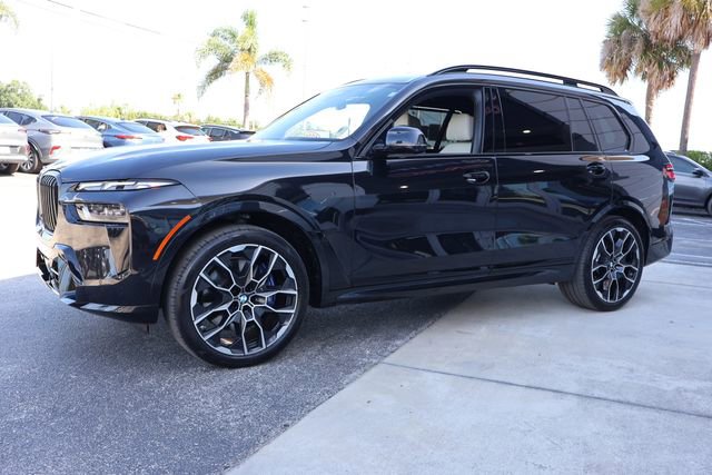 Used 2025 BMW X7 xDrive40i w/ Executive Package AWD/4WD image 3