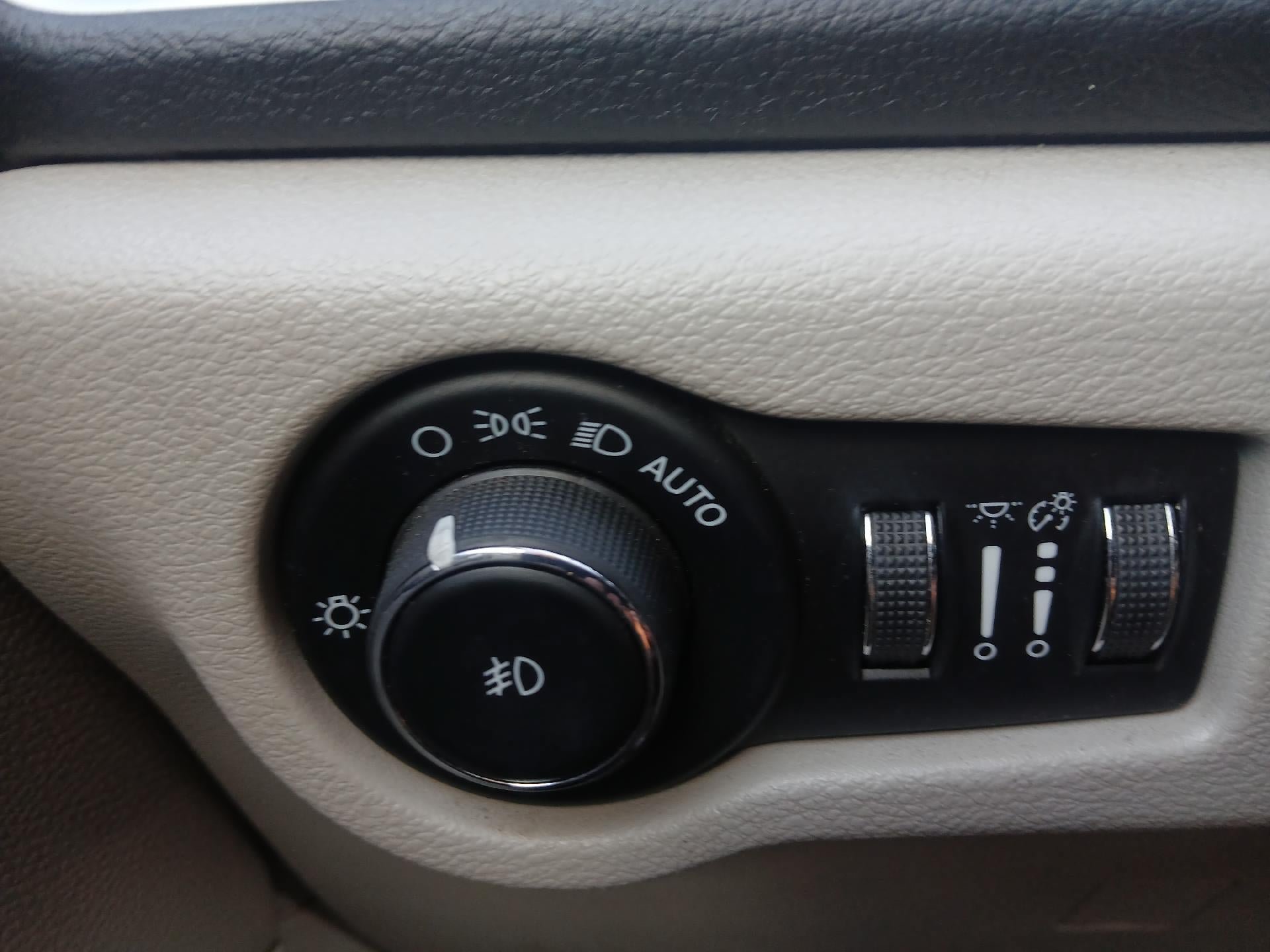 Used 2021 Chrysler Pacifica Touring-L w/ Premium & Safety Sphere Group FWD image 41