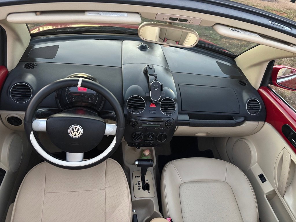 Used 2008 Volkswagen Beetle SE image 5