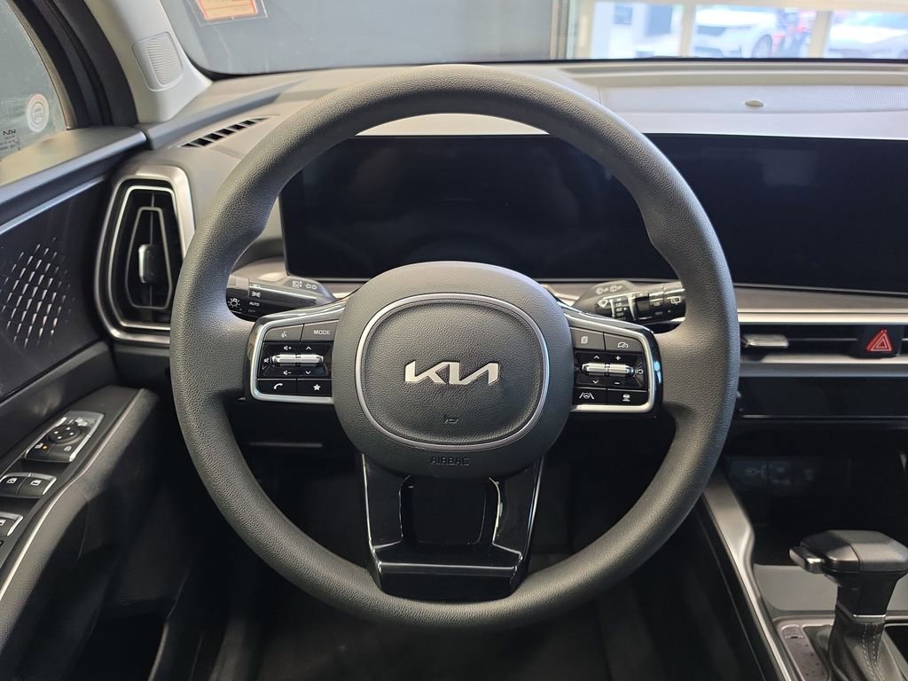 Certified 2025 Kia Sorento LX FWD image 21