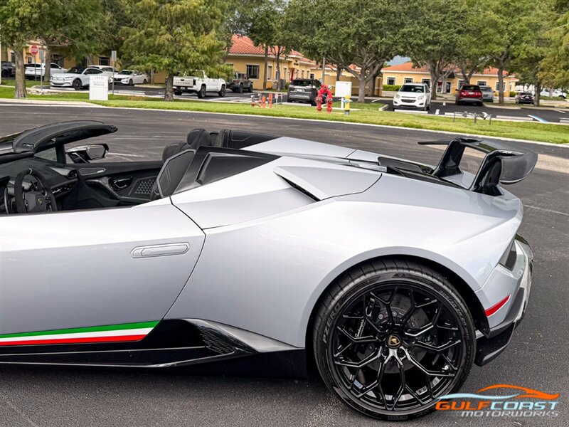 Used 2019 Lamborghini Huracan Performante AWD/4WD image 44