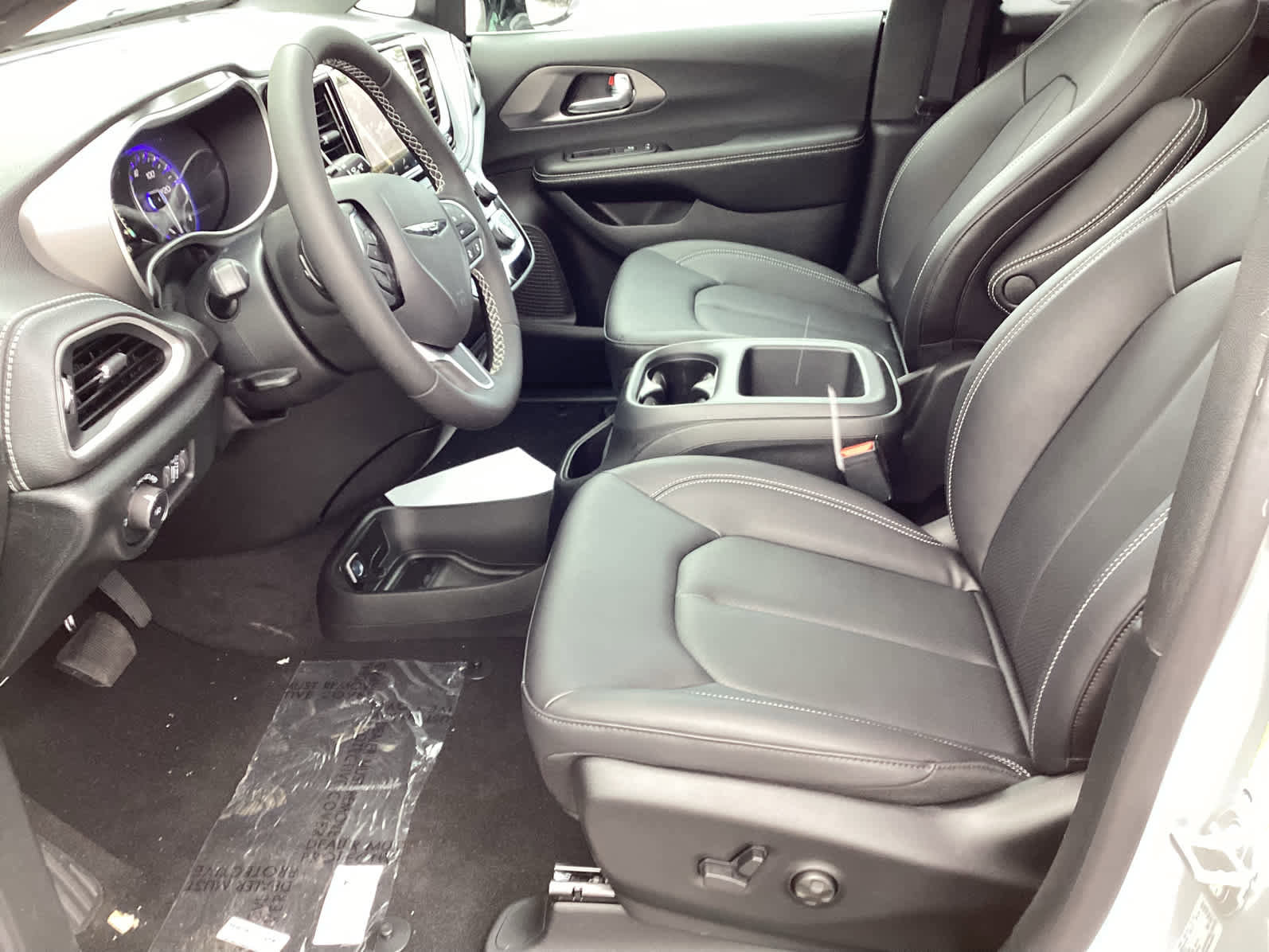 New 2026 Chrysler Pacifica Select image 11
