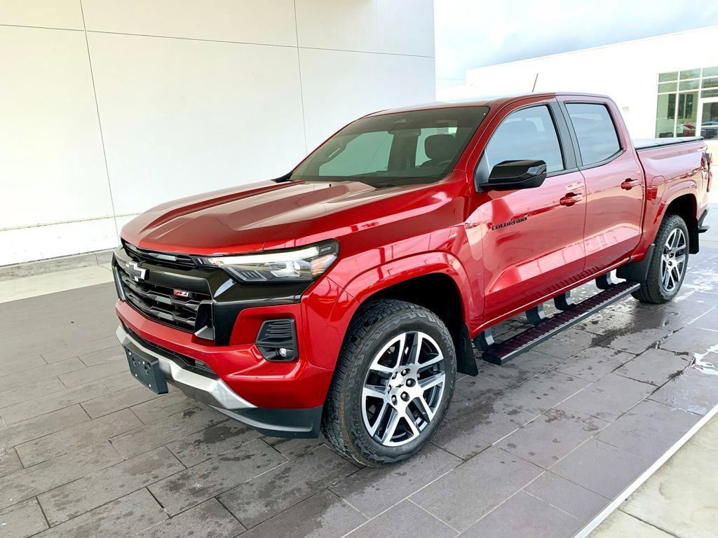 Used 2024 Chevrolet Colorado Z71 w/ Z71 Convenience Package 2 image 1