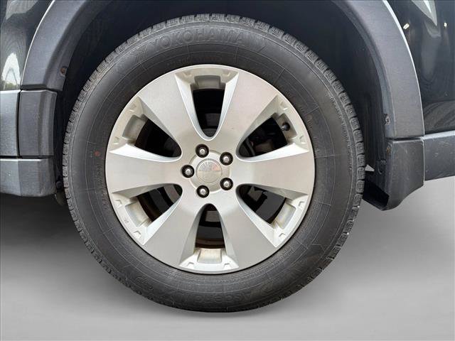 Used 2011 Subaru Outback 2.5i Limited w/ PWR Moonroof Pkg AWD/4WD image 9