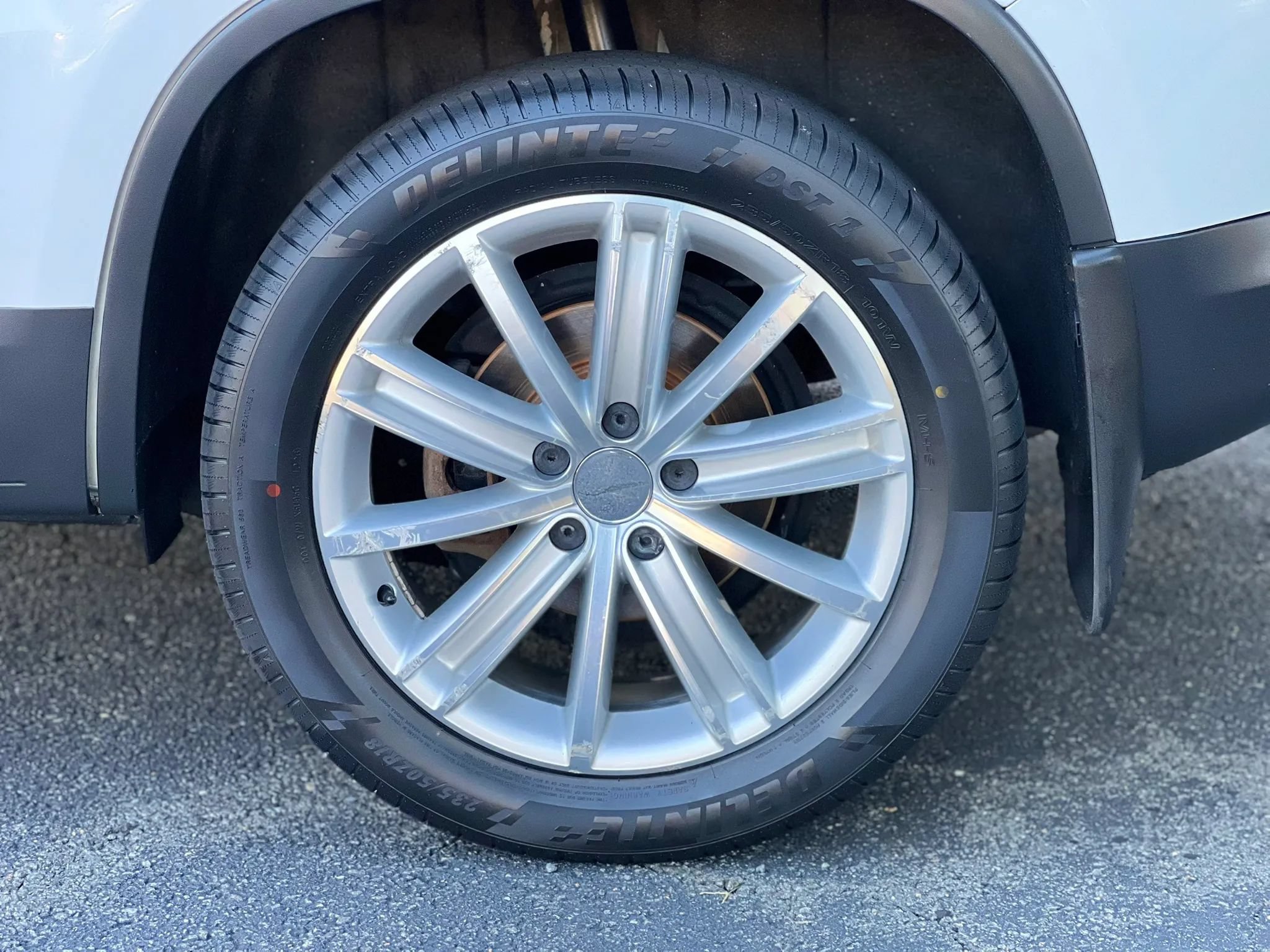 Used 2015 Volkswagen Tiguan SEL AWD/4WD image 38