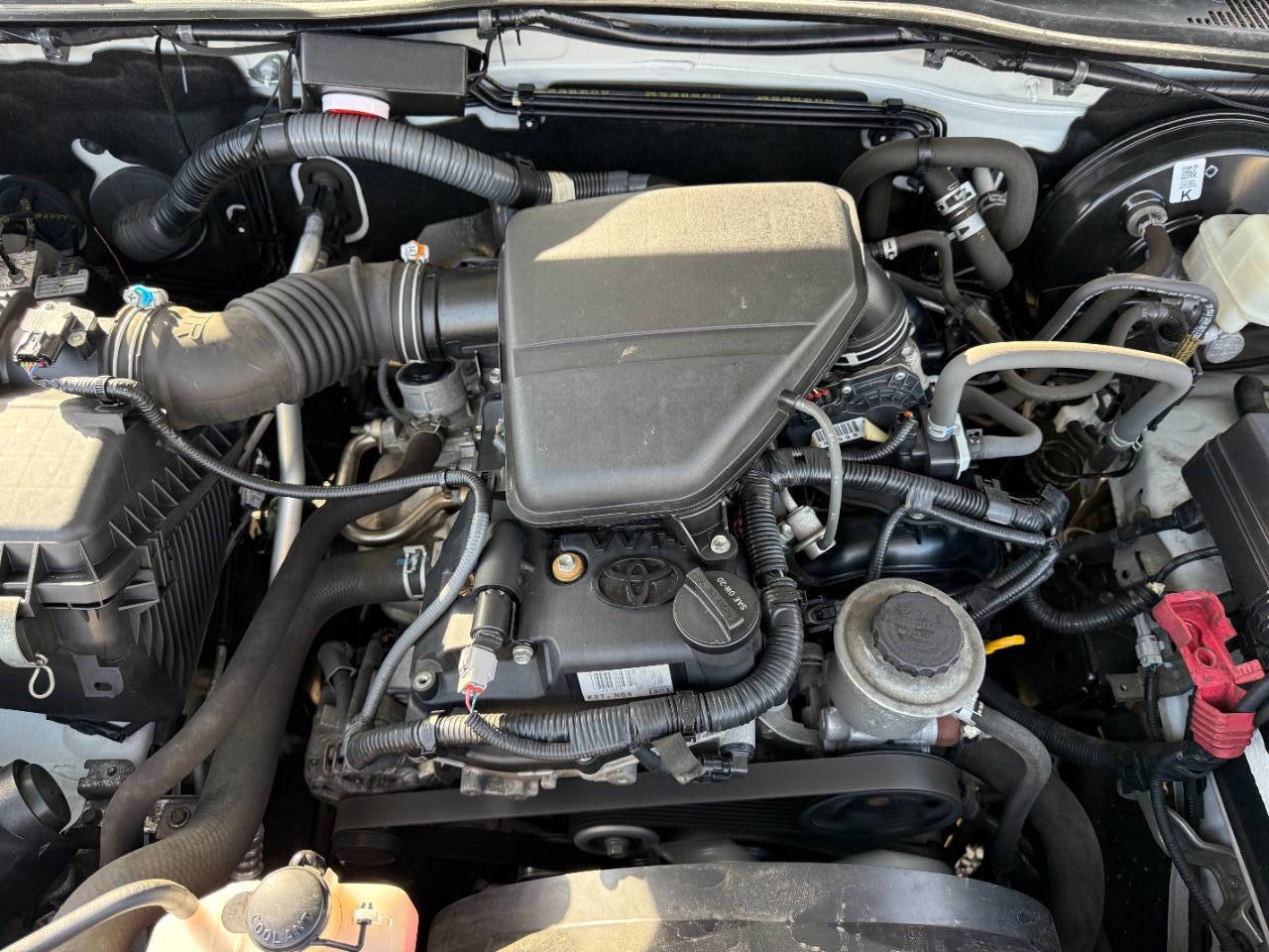 Used 2019 Toyota Tacoma SR image 10