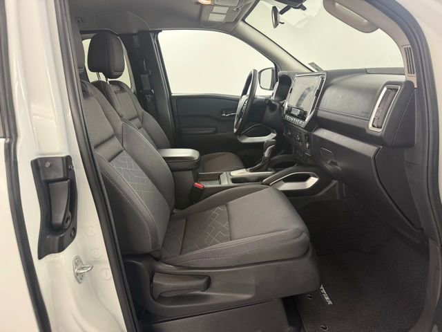 Used 2025 Nissan Frontier SV image 31