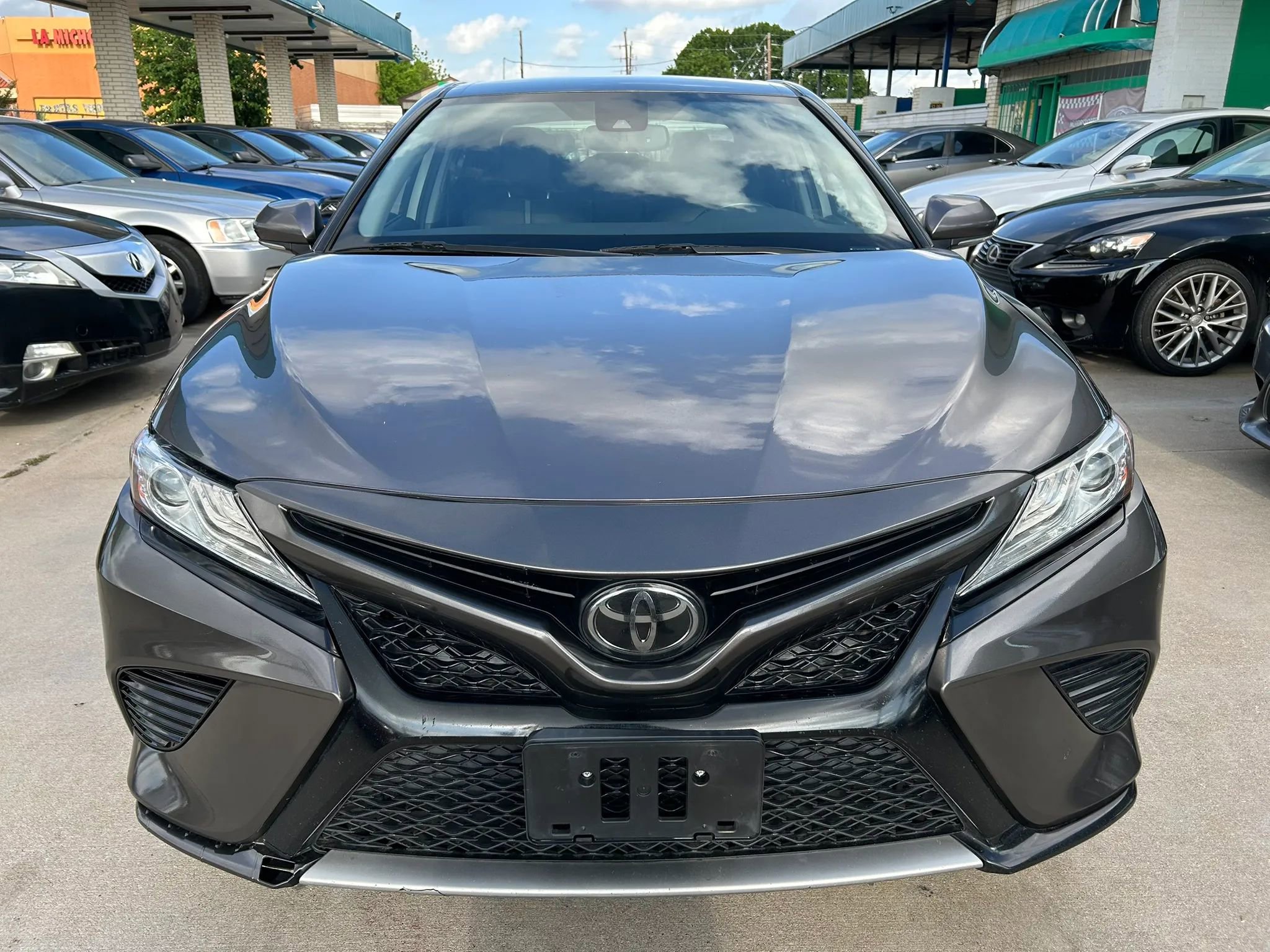 Used 2020 Toyota Camry XSE FWD image 8