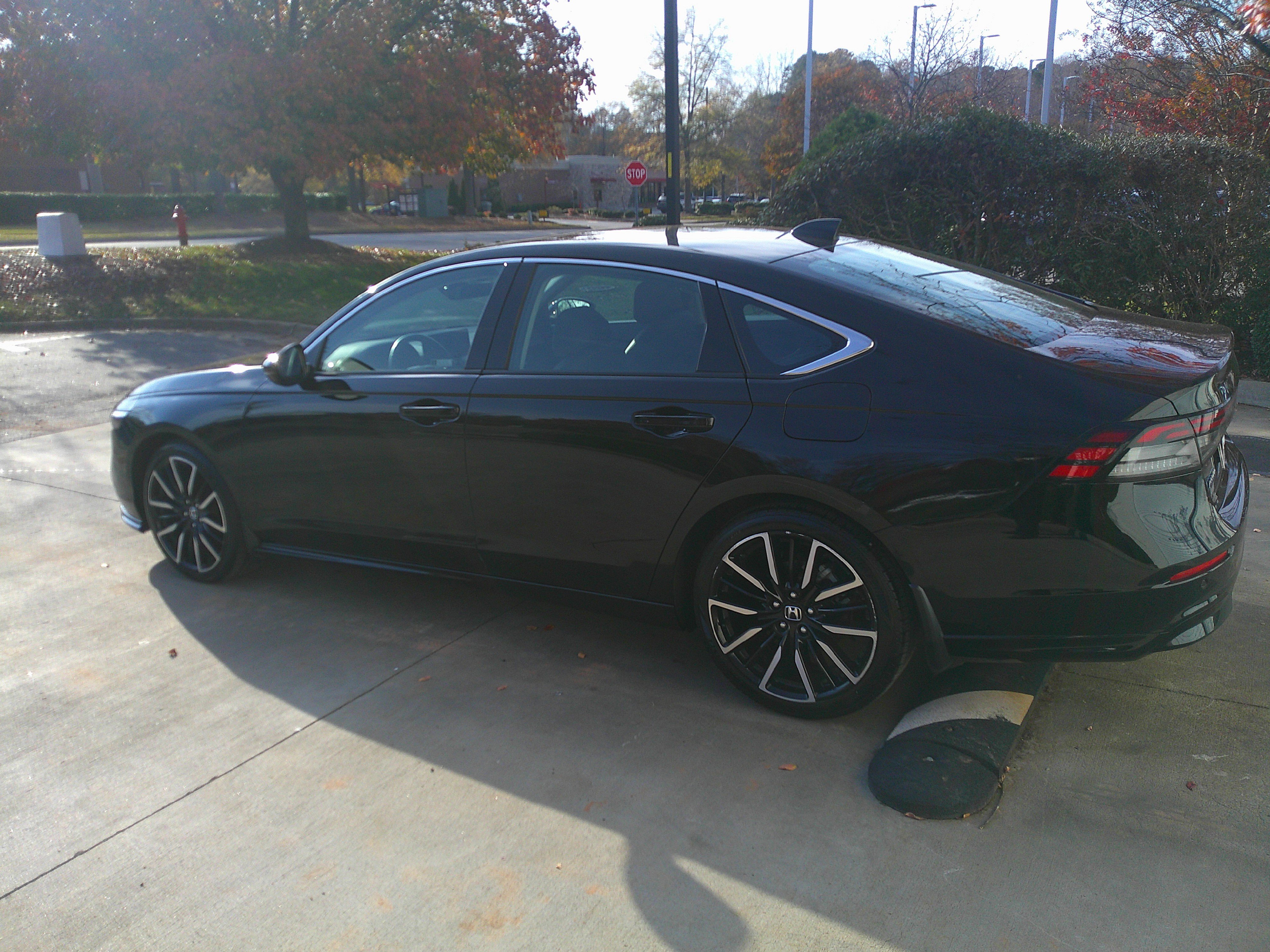 Used 2023 Honda Accord Touring image 9