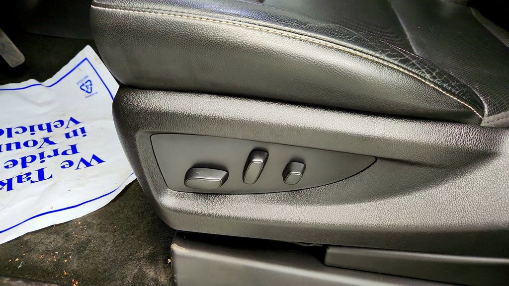 Used 2018 Chevrolet Silverado 1500 LTZ Z71 w/ LTZ Plus Package AWD/4WD image 11