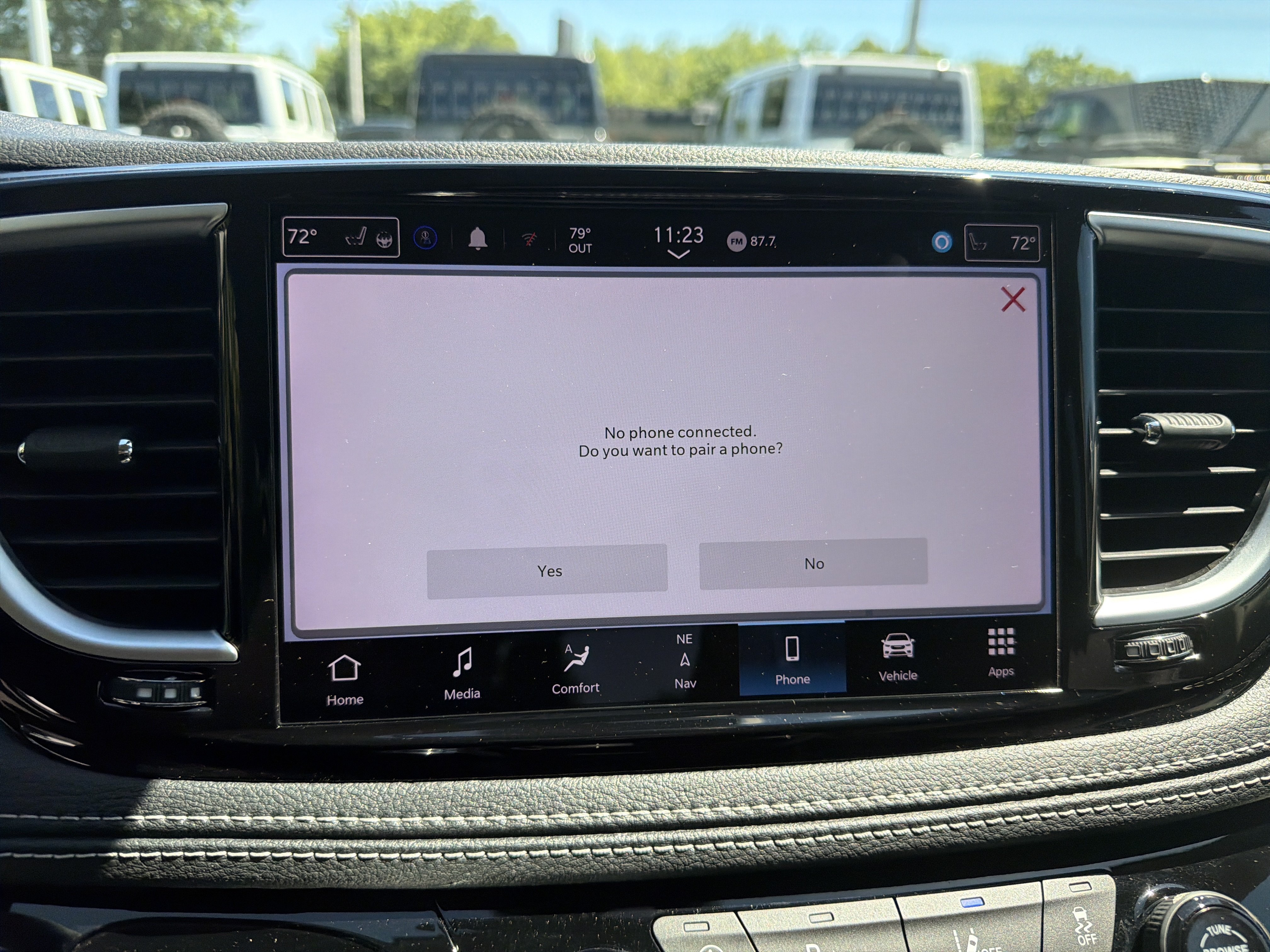 Used 2023 Chrysler Pacifica Limited FWD image 25