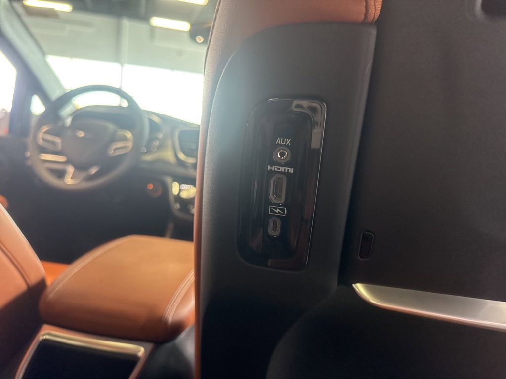 New 2026 Chrysler Pacifica Pinnacle image 48