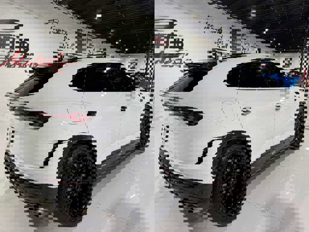 Used 2023 Lamborghini Urus Performante image 7
