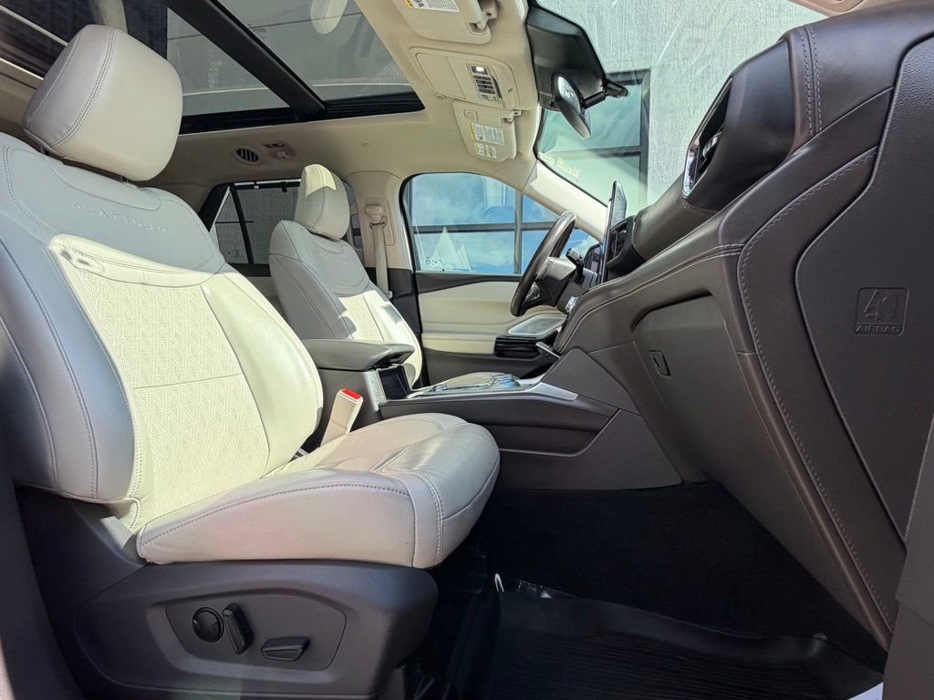 Used 2023 Ford Explorer Platinum w/ Technology Package AWD/4WD image 21