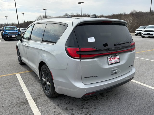 New 2026 Chrysler Pacifica Limited w/ S Appearance Package FWD image 5