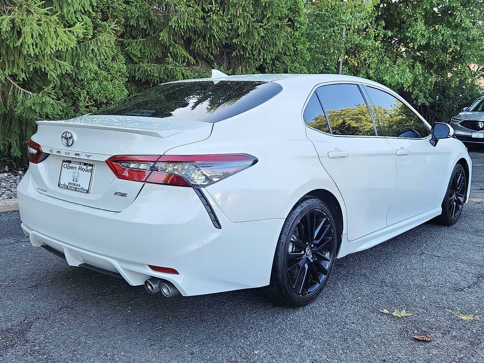 Used 2024 Toyota Camry XSE FWD image 6