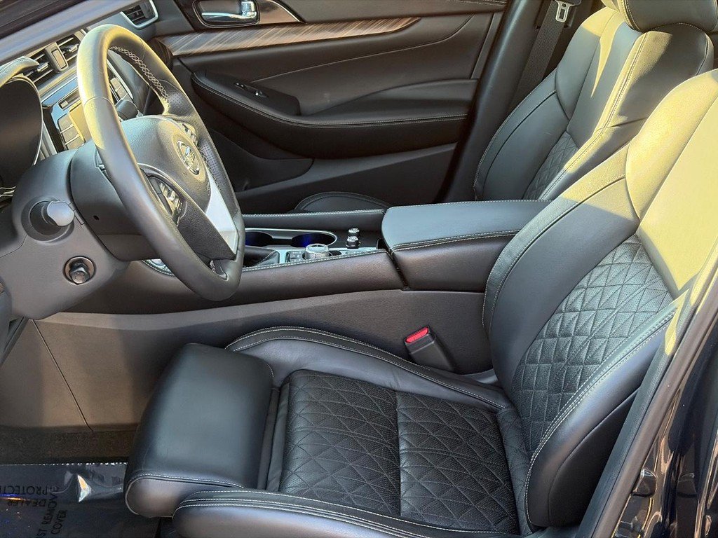 Used 2016 Nissan Maxima Platinum w/ Interior Lighting Package FWD image 19