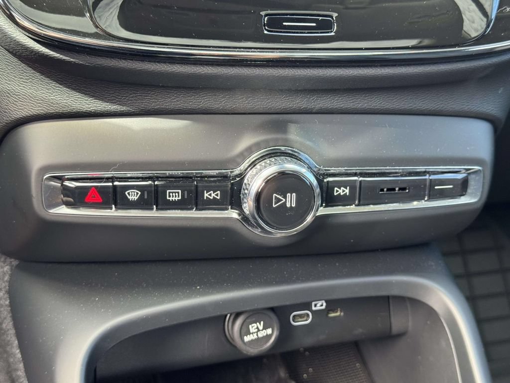 Used 2026 Volvo XC40 B5 Plus w/ Protection Package Premier AWD/4WD image 27
