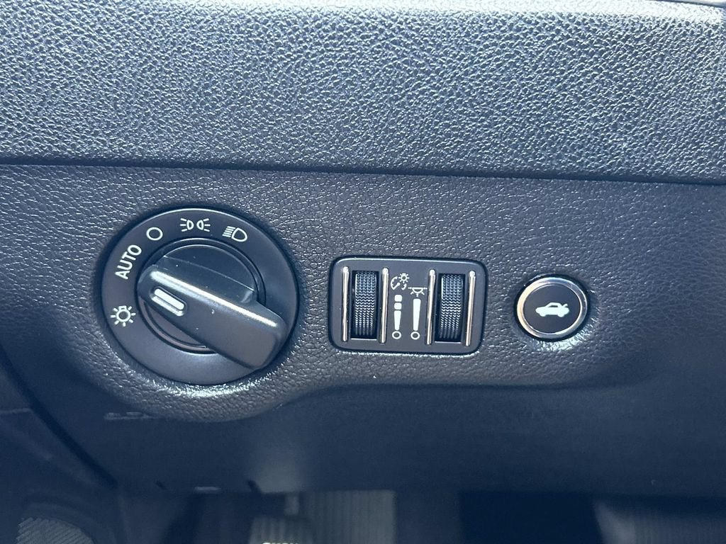 Used 2022 Dodge Charger SXT RWD image 36