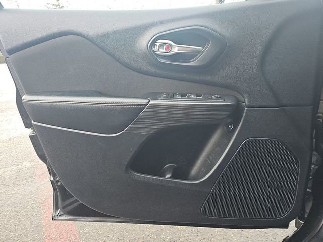 Used 2017 Jeep Cherokee Latitude w/ Comfort & Sound Group image 19