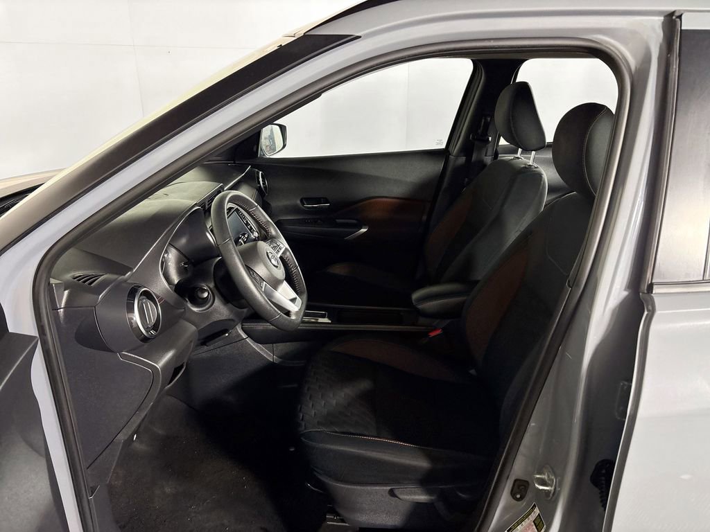 Used 2021 Nissan Kicks SR image 11