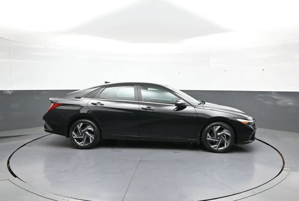 Certified 2024 Hyundai Elantra SEL w/ Convenience Package FWD image 6