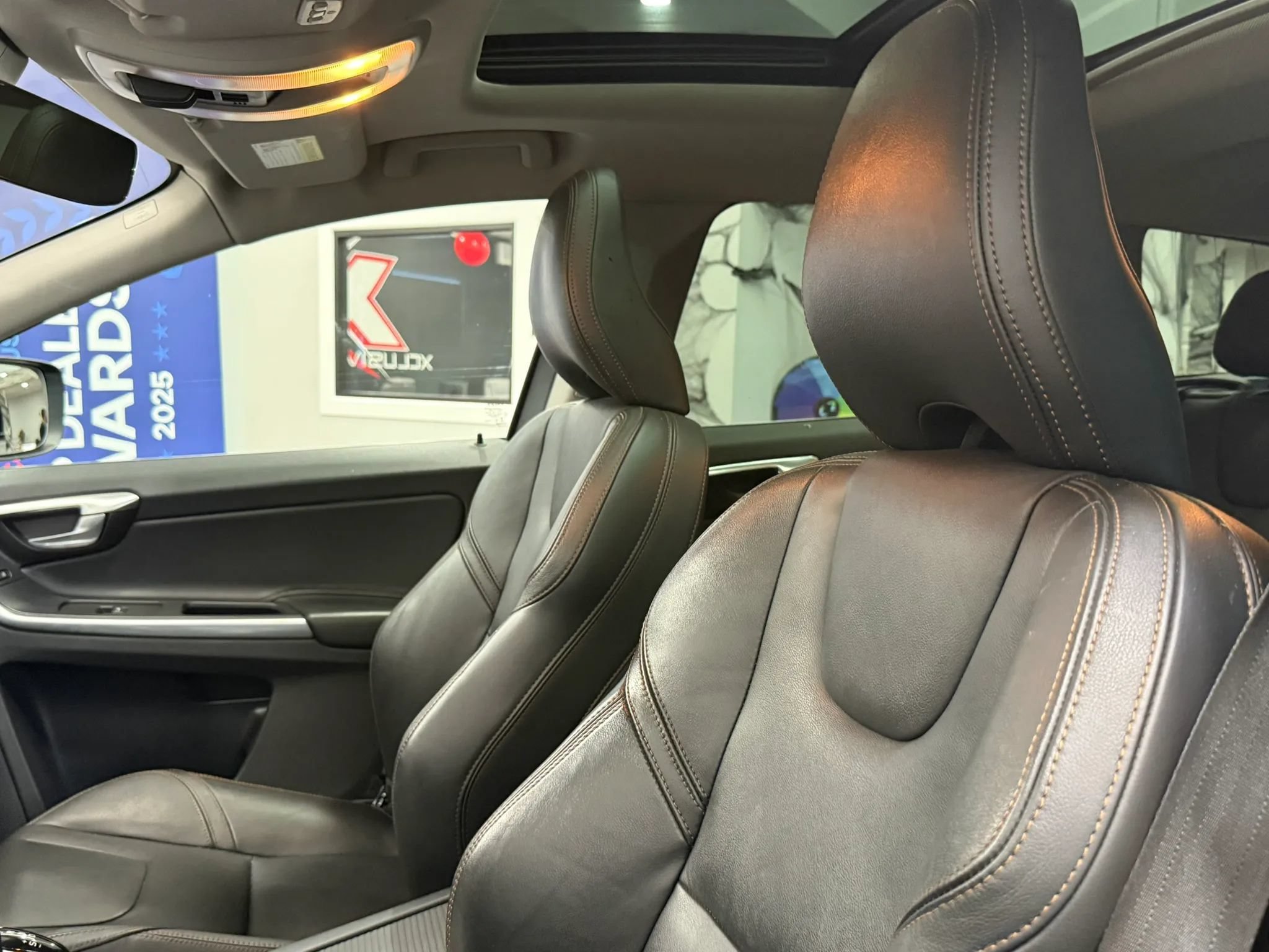 Used 2017 Volvo XC60 T6 Dynamic w/ Preferred Option Package AWD/4WD image 10