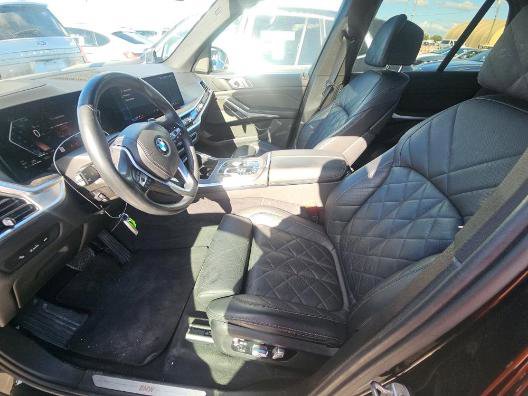 Used 2024 BMW X5 xDrive40i AWD/4WD image 3
