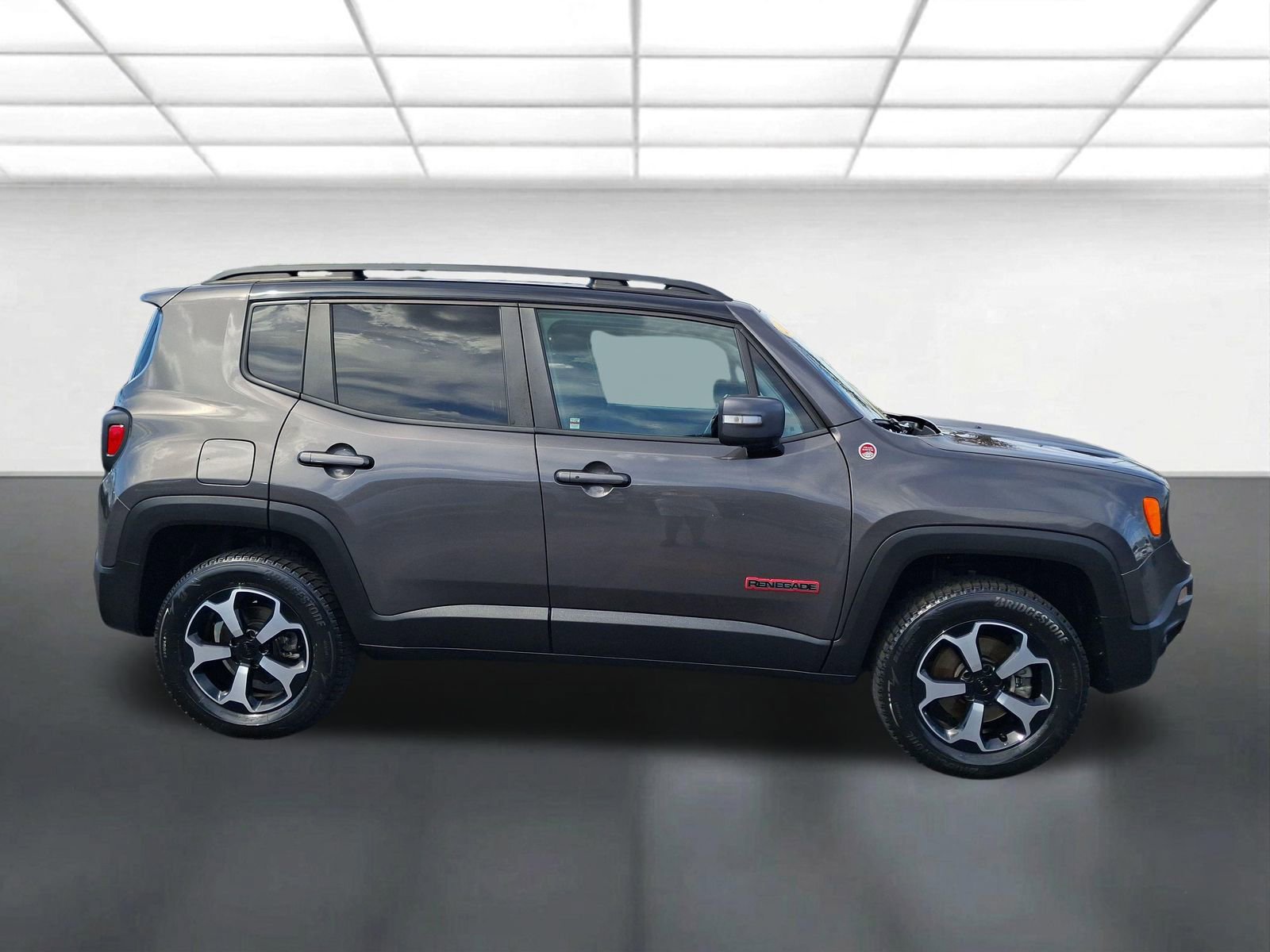 Used 2020 Jeep Renegade Trailhawk w/ Cold Weather Group AWD/4WD image 2